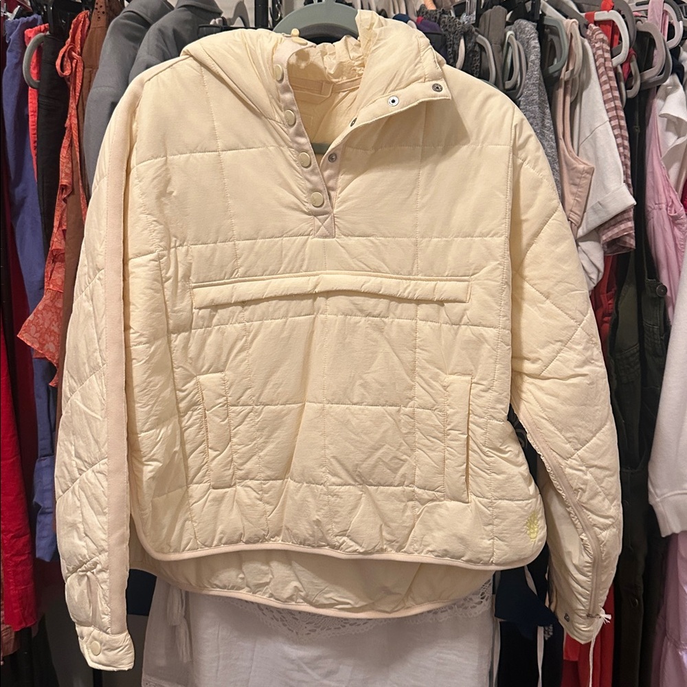 NWT FREE PEOPLE MOVEMENT PIPPA PACKABLE PUFFER PULLOVER - Picture 3 of 4